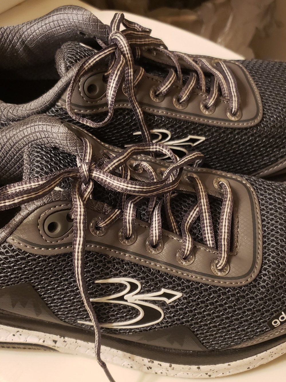 Gravity Defyer Sneakers
